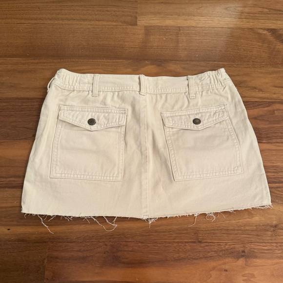 Brandy Melville Corinne Cargo Mini Skirt - Picture 3 of 4
